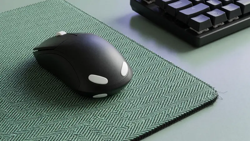 Competitive mouse and keyboard detail